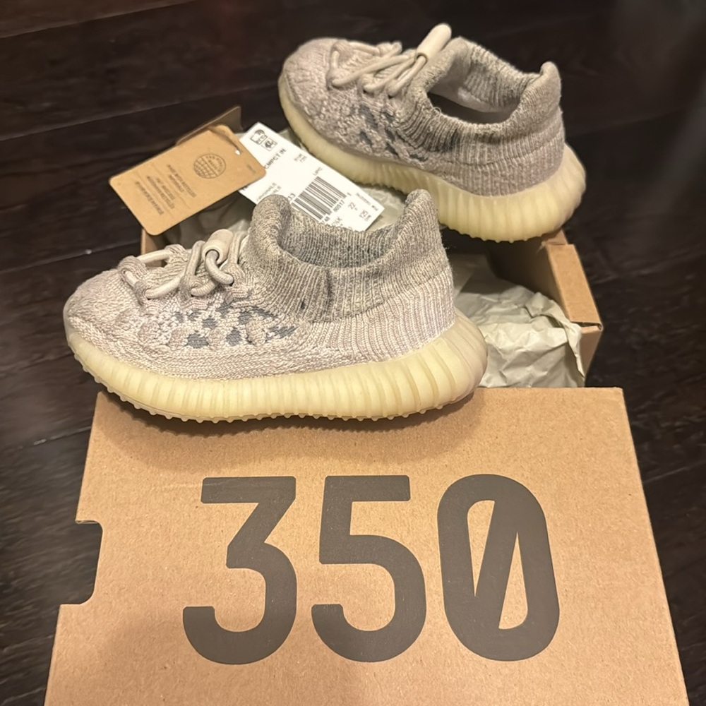 SOLD OUT YZY 350 V2 infants sz 6K